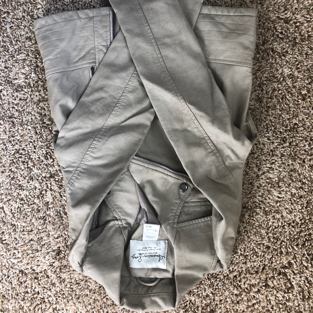 tan jacket - Picture 2 of 5